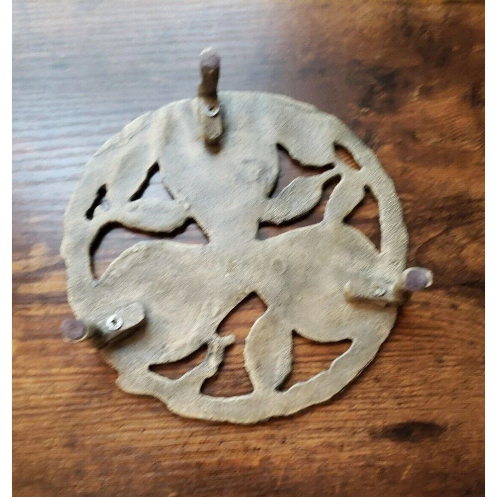 Vintage Cast Iron Metal 3 Pear Footed 7 Inch Round Trivet